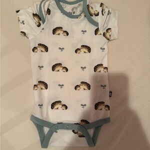 Kyte BABY Hedgehog Print Bodysuit - White and Teal